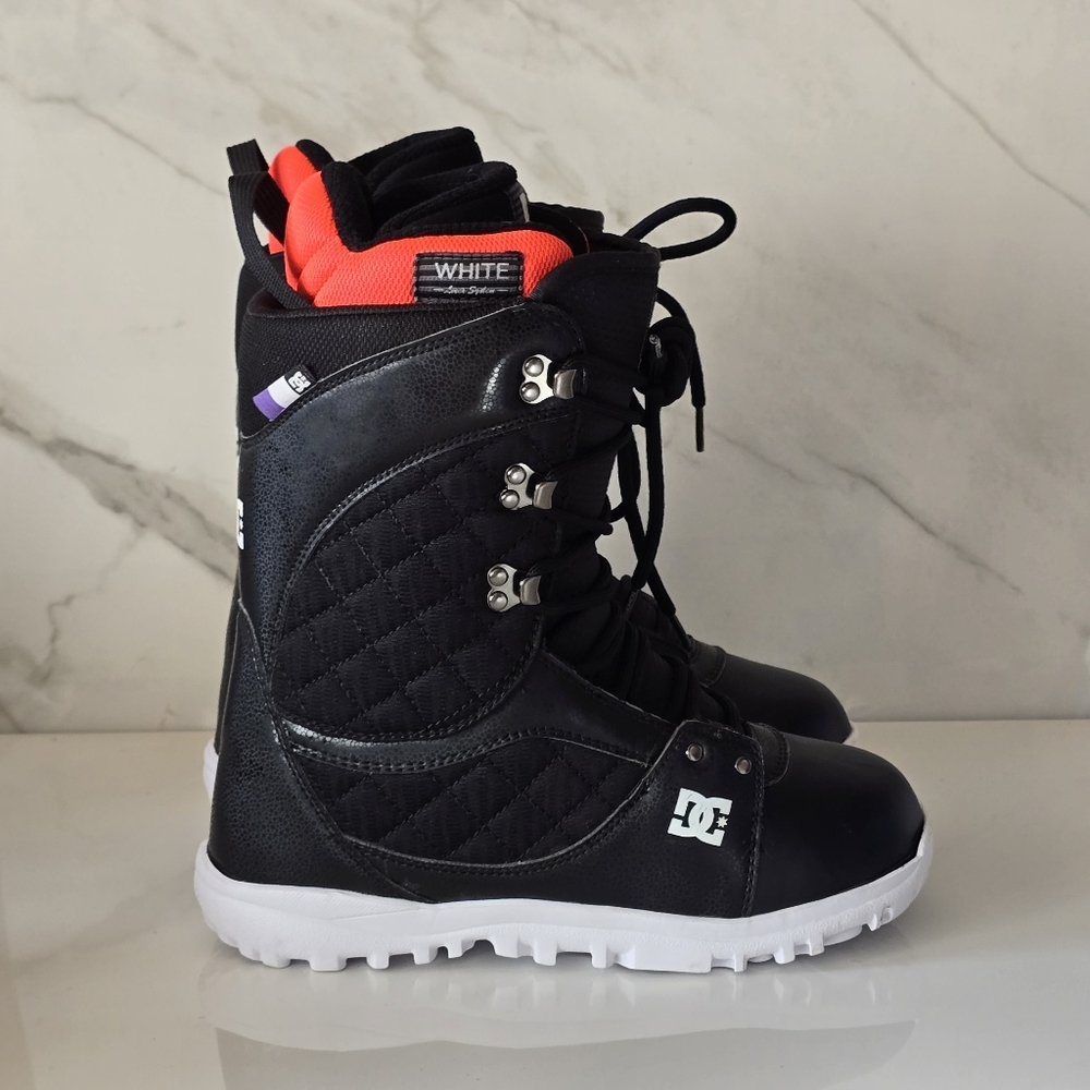 DC Snowboard Boots | Quilted Winter Snow Boots | Unisex Size 7